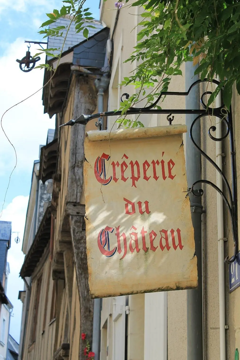 Enseigne ancienne de la Crêperie du Château